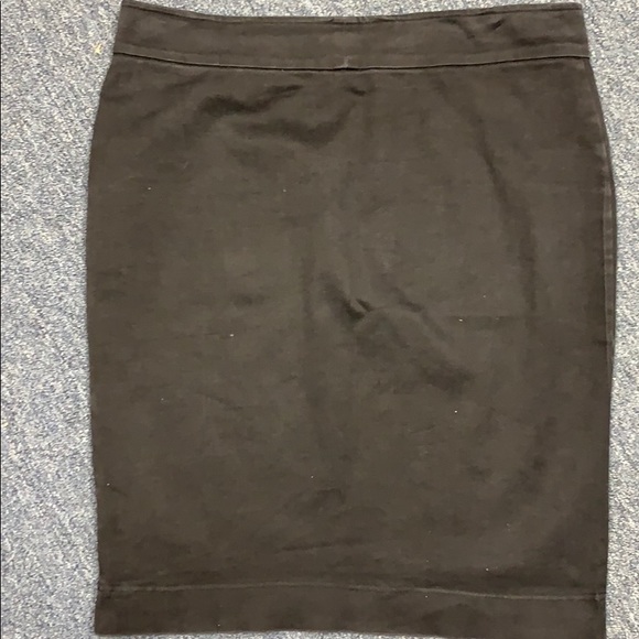 Lime pencil skirt - Picture 3 of 3